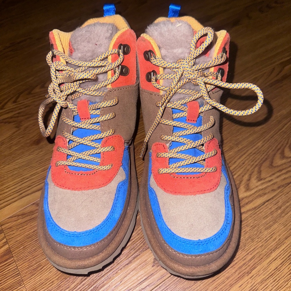 UGG Heritage Sneaker size 6Y / Womens Size 8